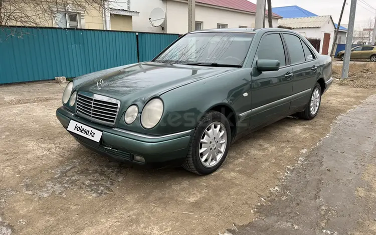 Mercedes-Benz E 320 1996 года за 3 600 000 тг. в Атырау