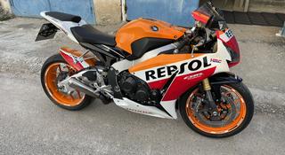 Honda  CBR 1000 RR/RA Fireblade 2015 года за 5 500 000 тг. в Алматы