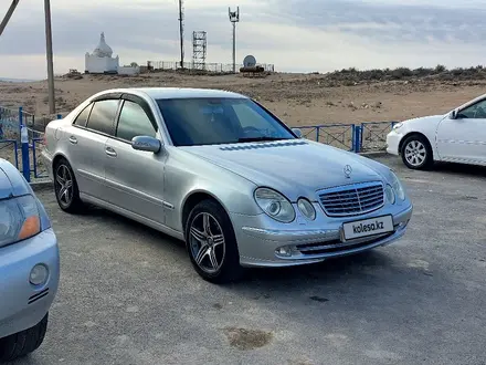 Mercedes-Benz E 240 2003 года за 5 500 000 тг. в Актау