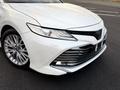 Toyota Camry 2019 года за 13 800 000 тг. в Атырау – фото 10