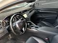 Toyota Camry 2019 года за 13 800 000 тг. в Атырау – фото 15