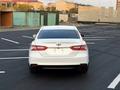 Toyota Camry 2019 года за 13 800 000 тг. в Атырау – фото 6
