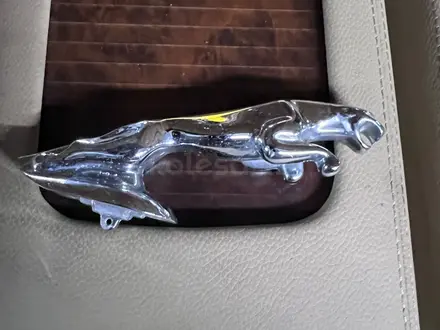 Эмблема на капот для Jaguar за 25 000 тг. в Шымкент