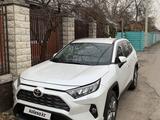 Toyota RAV4 2020 года за 15 400 000 тг. в Алматы