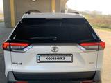Toyota RAV4 2020 года за 15 400 000 тг. в Алматы – фото 3