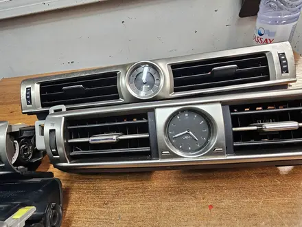 Часы с дефлектором Lexus is gs за 90 000 тг. в Алматы – фото 3