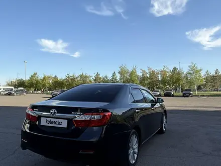 Toyota Camry 2014 года за 10 700 000 тг. в Астана – фото 2
