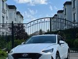 Hyundai Sonata 2022 годаүшін9 999 999 тг. в Алматы