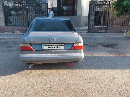 Mercedes-Benz E 200 1991 года за 750 000 тг. в Тараз – фото 3