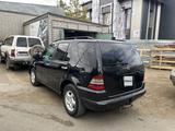 Mercedes-Benz ML 320 1998 годаүшін1 900 000 тг. в Жезказган – фото 3
