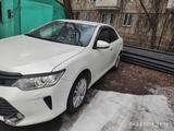 Toyota Camry 2015 годаfor9 700 000 тг. в Алматы – фото 2