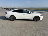 Hyundai Sonata 2020 года за 9 900 000 тг. в Актау – фото 4