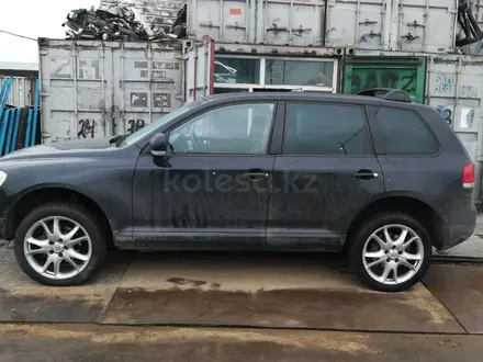 Volkswagen Touareg 2004 года за 10 000 тг. в Алматы