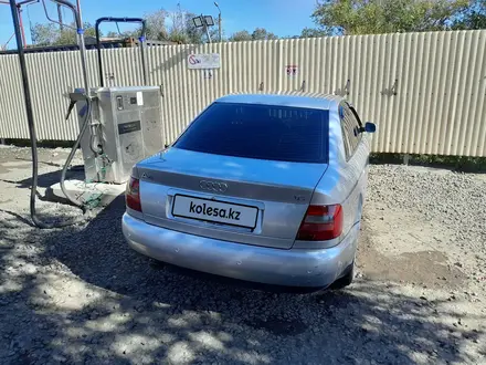 Audi A4 1997 года за 2 500 000 тг. в Караганда – фото 4