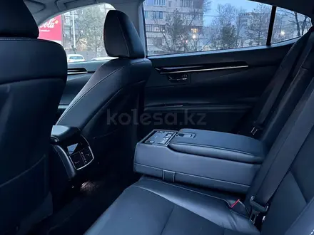 Lexus ES 300h 2016 года за 15 000 000 тг. в Алматы – фото 13