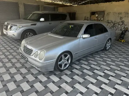 Mercedes-Benz E 320 1999 года за 5 500 000 тг. в Шымкент – фото 4