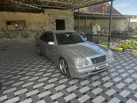 Mercedes-Benz E 320 1999 года за 5 500 000 тг. в Шымкент – фото 3