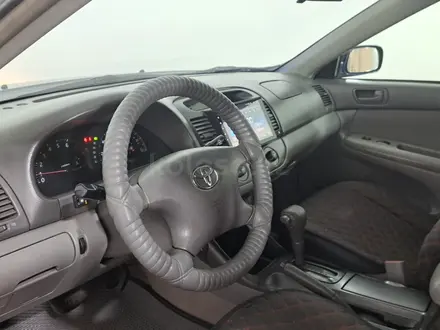 Toyota Camry 2004 года за 3 190 000 тг. в Астана – фото 11