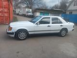 Mercedes-Benz E 230 1986 года за 1 350 000 тг. в Алматы – фото 2