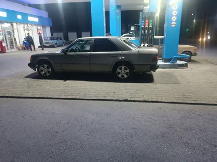 Mercedes-Benz E 200 1991 года за 1 450 000 тг. в Туркестан – фото 14