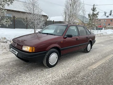 Volkswagen Passat 1992 года за 950 000 тг. в Астана