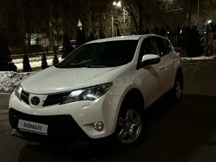 Toyota RAV4 2015 года за 11 100 000 тг. в Алматы – фото 2