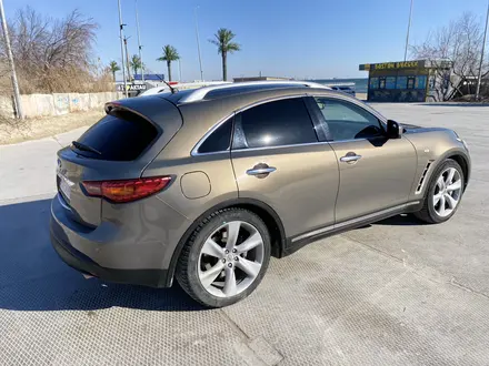 Infiniti FX50 2010 года за 6 500 000 тг. в Актау – фото 2