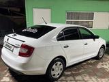 Skoda Rapid 2015 года за 3 800 000 тг. в Алматы – фото 2