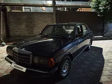 Mercedes-Benz E-Class, 1977