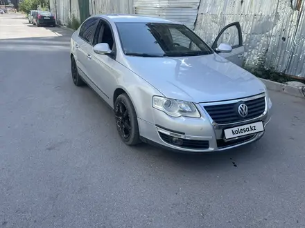 Volkswagen Passat 2006 года за 4 500 000 тг. в Петропавловск