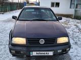 Volkswagen Vento 1993 года за 800 000 тг. в Уральск – фото 5