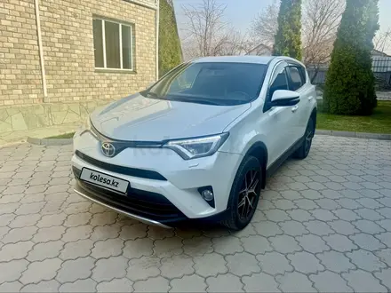 Toyota RAV4 2017 года за 11 200 000 тг. в Алматы – фото 2