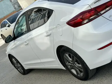 Hyundai Elantra 2017 года за 7 300 000 тг. в Атырау – фото 3