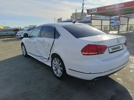 Volkswagen Passat 2011 года за 4 000 000 тг. в Атырау – фото 4