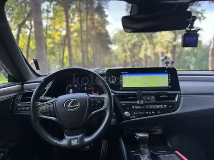 Lexus ES 250 2022 года за 20 000 000 тг. в Алматы – фото 11
