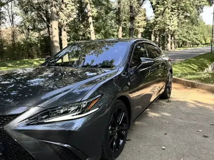 Lexus ES 250 2022 года за 20 000 000 тг. в Алматы – фото 4