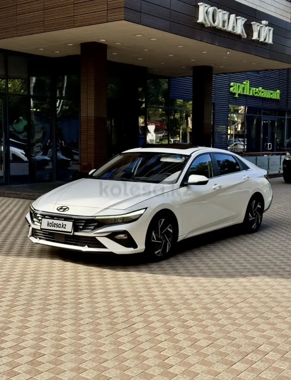 Hyundai Elantra, 2024