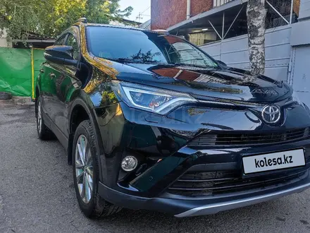 Toyota RAV4 2017 года за 10 700 000 тг. в Алматы – фото 5