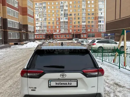 Toyota RAV4 2021 года за 15 200 000 тг. в Уральск – фото 4