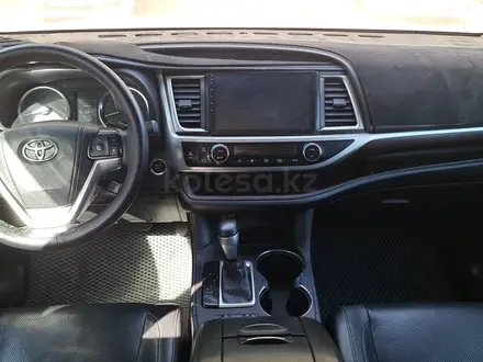 Toyota Highlander 2015 года за 13 950 000 тг. в Актобе – фото 13