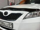 Дефлекторы капота Toyota Camry 40, 45 за 24 000 тг. в Астана – фото 2