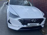 Hyundai Sonata 2019 года за 12 000 000 тг. в Шымкент – фото 2