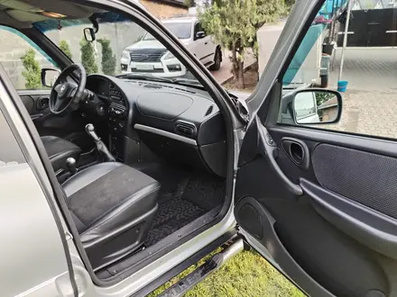 Chevrolet Niva 2015 года за 3 500 000 тг. в Алматы – фото 11