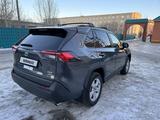 Toyota RAV4 2020 года за 14 500 000 тг. в Актобе – фото 3