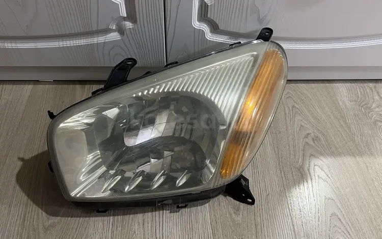 Фара тойота раф4 (левая) toyota rav4 за 25 000 тг. в Павлодар