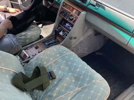Mercedes-Benz E 230 1991 года за 1 700 000 тг. в Алматы – фото 5