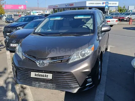 Toyota Sienna 2015 года за 6 500 000 тг. в Шымкент