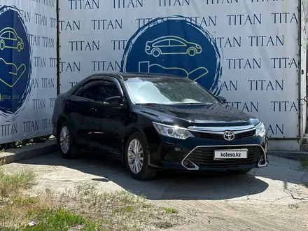 Toyota Camry 2015 года за 8 590 000 тг. в Семей – фото 2