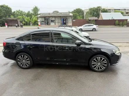 Volkswagen Jetta 2015 года за 5 100 000 тг. в Алматы – фото 2