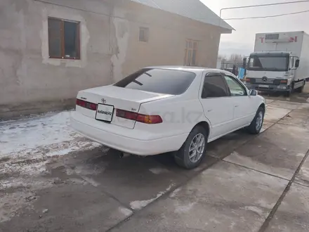 Toyota Camry 1998 года за 3 600 000 тг. в Шу – фото 3